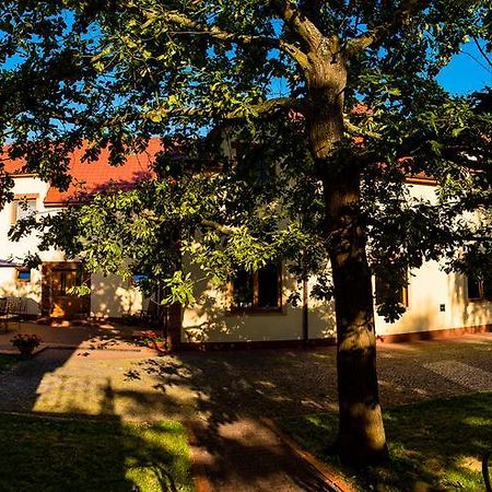 Bed and Breakfast Gosciniec Kocmierzow Sandomierz Esterno foto