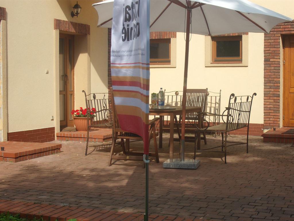 Bed and Breakfast Gosciniec Kocmierzow Sandomierz Esterno foto